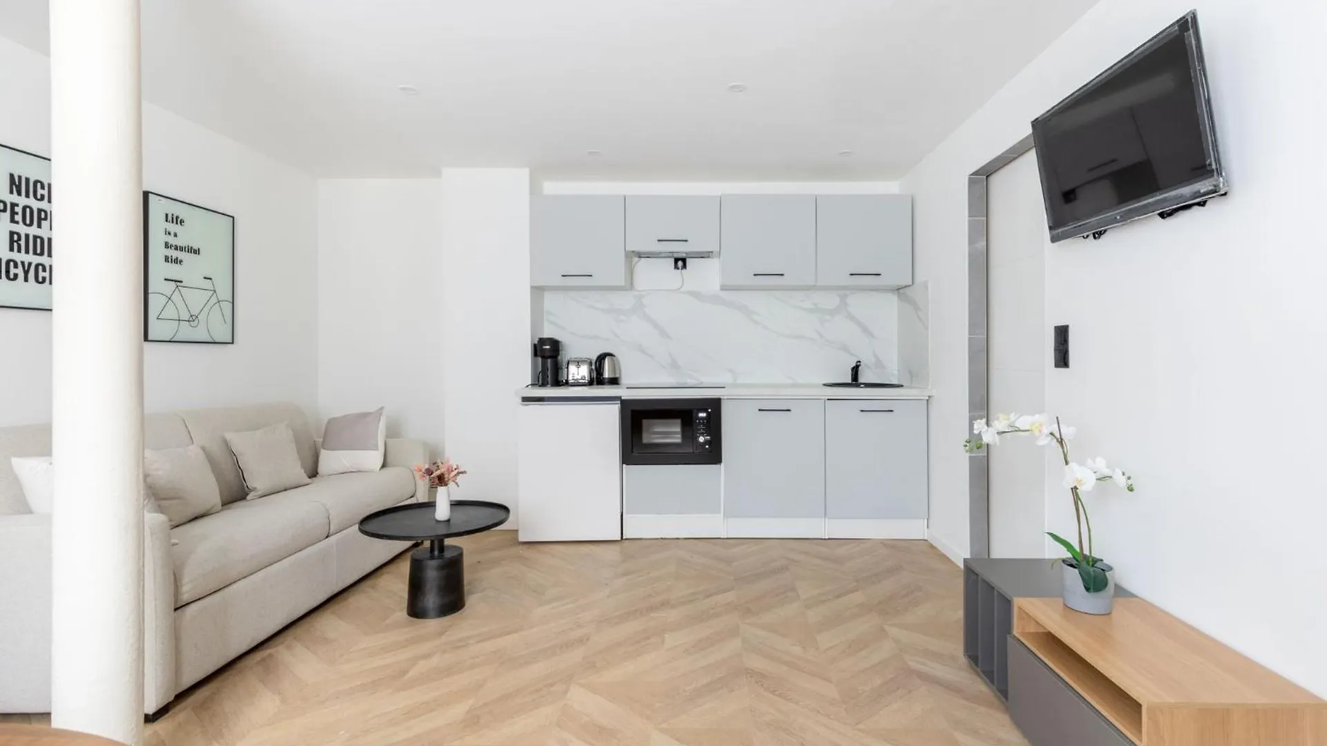 Chapelle Ordener Magnifique Appartement Paris France